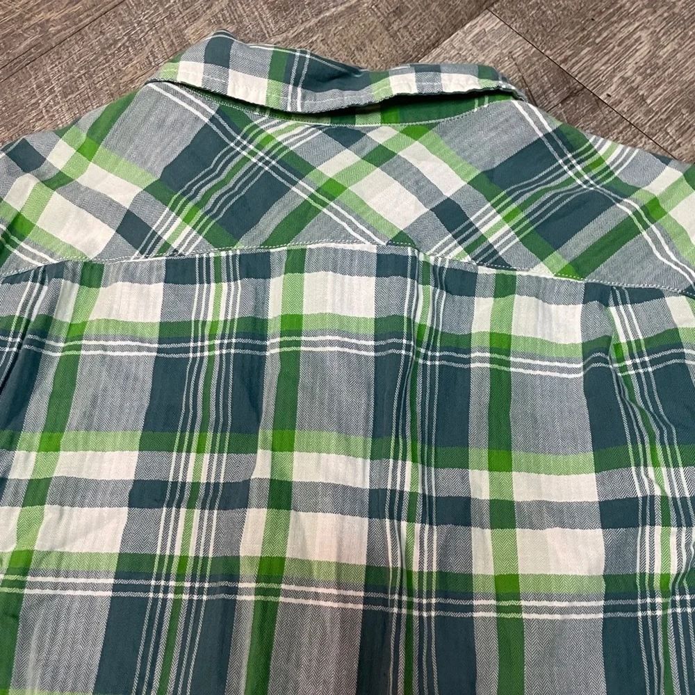 The North Face Green and White‎ Plaid Button Down Shirt size Medium